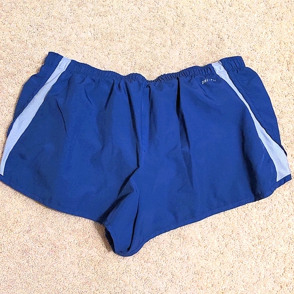 Nike DRI-FIT Running Shorts with Track Wings- Women's XL - Picture 5 of 6